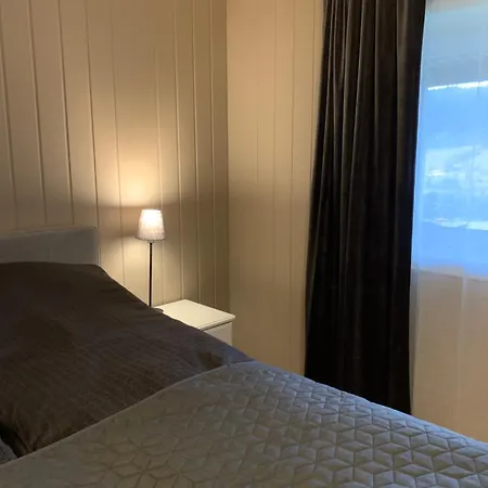 アパート Voss Apartment